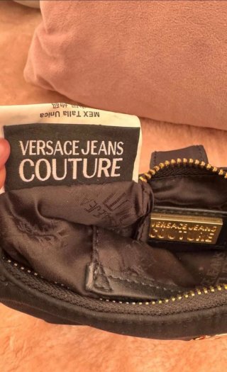Bolso Versace Negro con Cadena Dorada