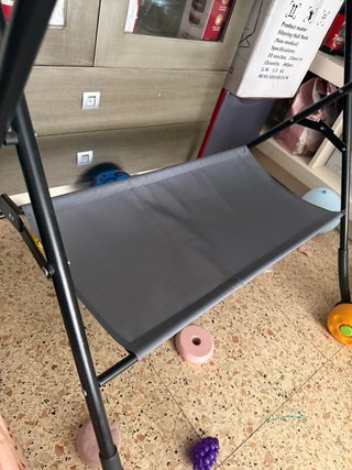 Cambiador de bebé con jirafa y medidor
