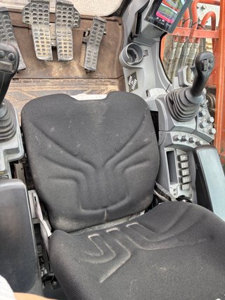 EXCAVADORA CADENAS HITACHI ZX300LCN-7