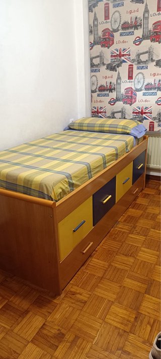 Armario y cama nido de madera