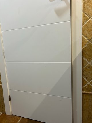 Puerta blanca moderna