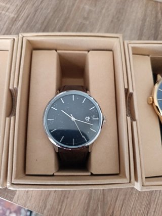 Reloj de caballero con correa marrón