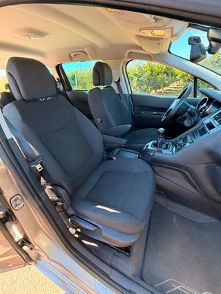 Peugeot 5008 2014