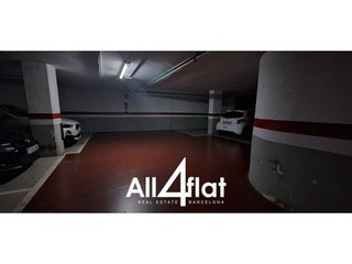 Garaje en venta en La Nova Esquerra de l'Eixample en Barcelona