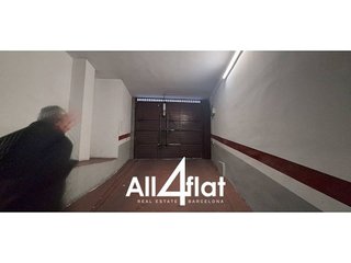 Garaje en venta en La Nova Esquerra de l'Eixample en Barcelona
