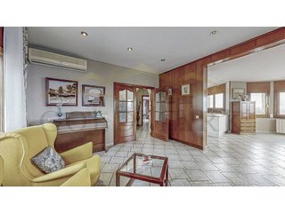 Chalet en venta en Corbera de Llobregat
