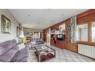 Chalet en venta en Corbera de Llobregat
