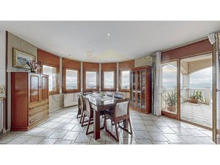 Chalet en venta en Corbera de Llobregat