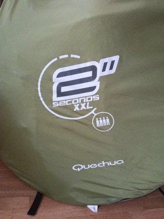 Tienda de campaña Quechua  2"para 4 personas.Nueva