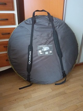 Tienda de campaña Quechua  2"para 4 personas.Nueva
