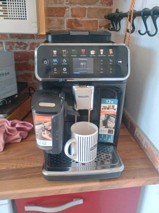 Cafetera Philips LatteGo Super Automática