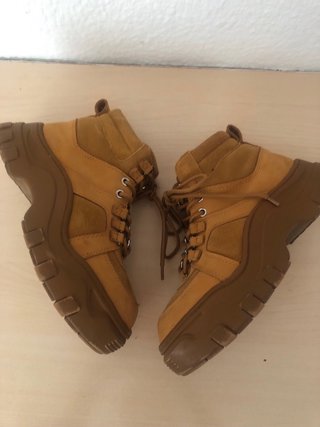 Botas Zara Beige/Marrón