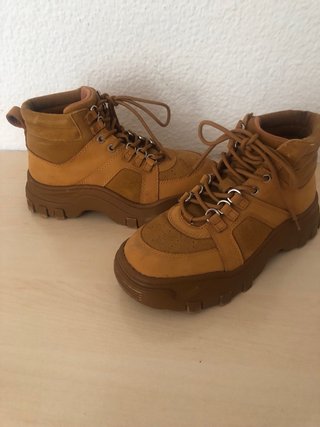 Botas Zara Beige/Marrón