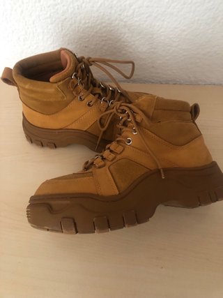 Botas Zara Beige/Marrón