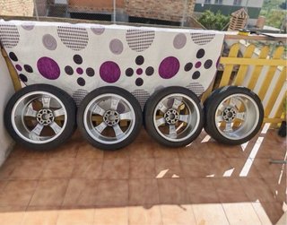 Llantas con neumáticos 215/45/17
