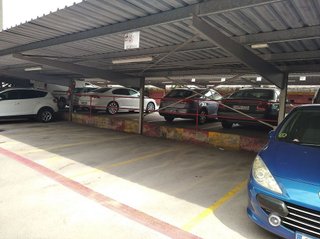 Garaje en alquiler en Santa Eulàlia en Hospitalet de Llobregat, L´