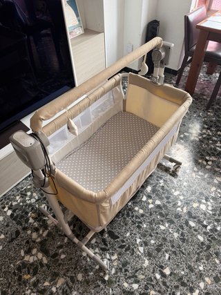 Minicuna eléctrica de colecho con movimiento y mús