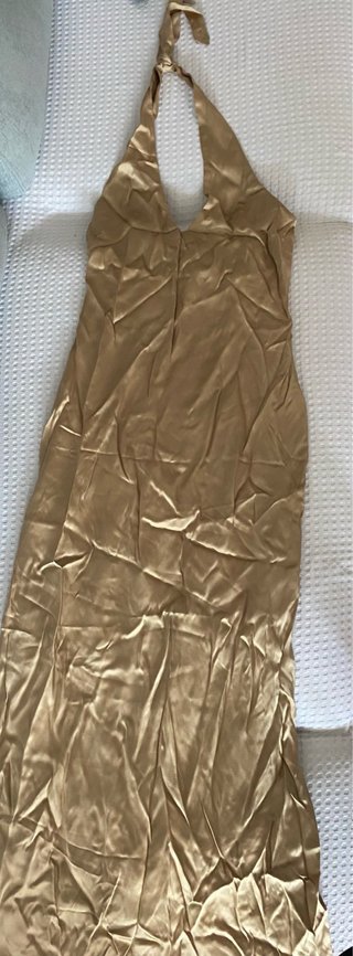 Vestido halter dorado satinado