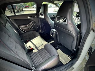 Mercedes-Benz Cla 180 AMG IMPECABLE!!