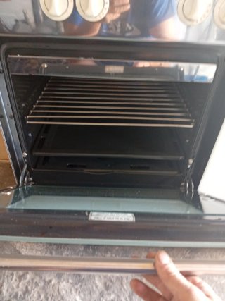 Cocina de gas blanca completamente nueva