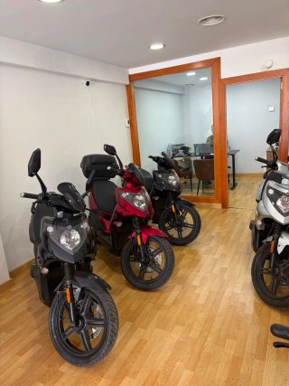 Moto Scooter For Motion F3 Negra/Roja