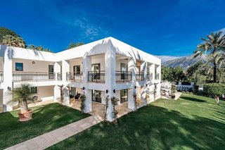 Chalet en alquiler en Los Naranjos - Las Brisas en Marbella