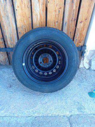 Rueda Michelin 195/65 R15 sin usar