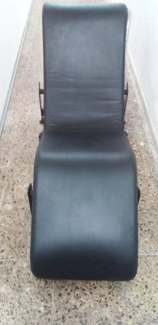 LC4 Chaise Longue de Piel Negra