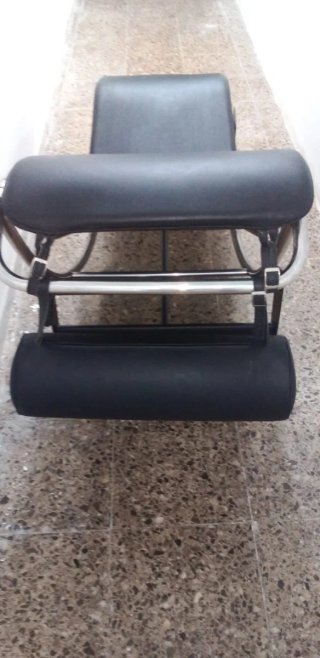 LC4 Chaise Longue de Piel Negra