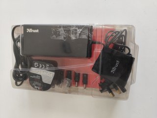 Adaptador Portátil Trust  + Clavijas