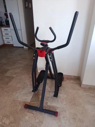 Elíptica negra y roja