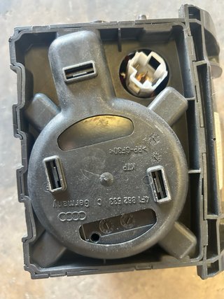 Cenicero Audi A6 C6
