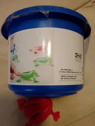 Juego de ranas de plástico