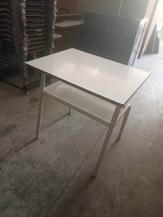 Pupitre de estudio blanco