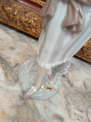 Figura Lladró campesina de porcelana
