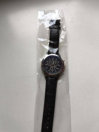 Stock di 8 pezzi Orologi da uomo 4 neri 4 marroni