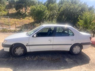 Peugeot 306 Sedan. Año 1996.
