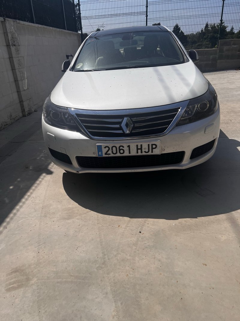 Renault Latitude 2012 - foto 1