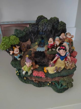 Fuente Blanca Nieves y 7 Enanitos Disney