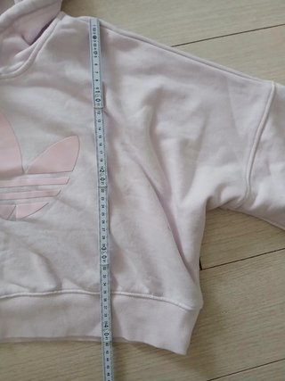 Felpa cropped oversize rosa Adidas con cappuccio