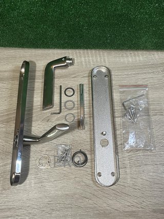 Manetas para puertas Emuca