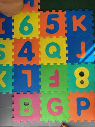 Alfombra Puzzle Letras y Números 24 piezas
