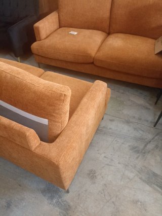 Sofá de tela naranja
