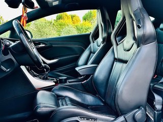 Opel Astra OPC