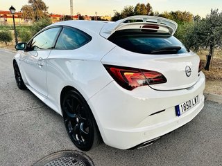 Opel Astra OPC