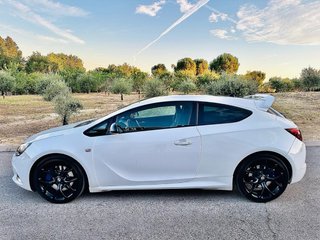 Opel Astra OPC