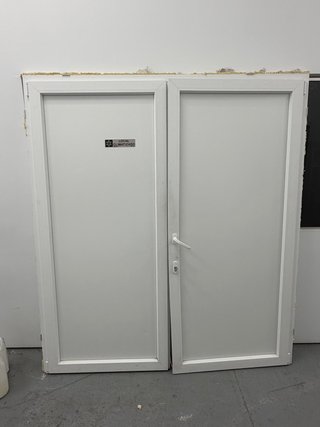 Puerta doble de aluminio