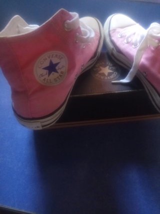 Botas Converse rosas y blancas