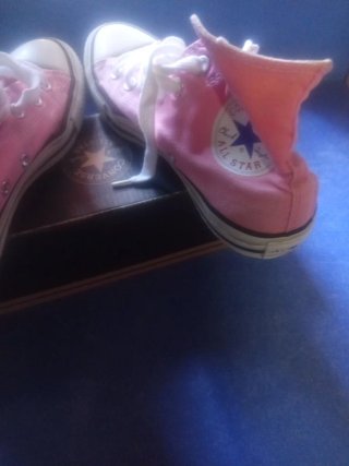 Botas Converse rosas y blancas