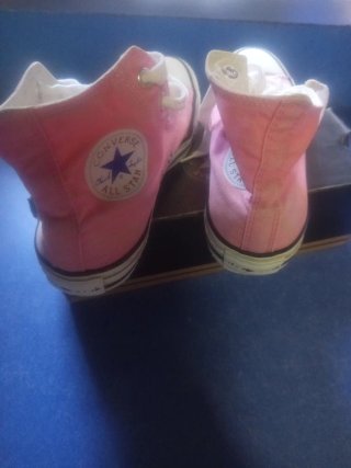 Botas Converse rosas y blancas